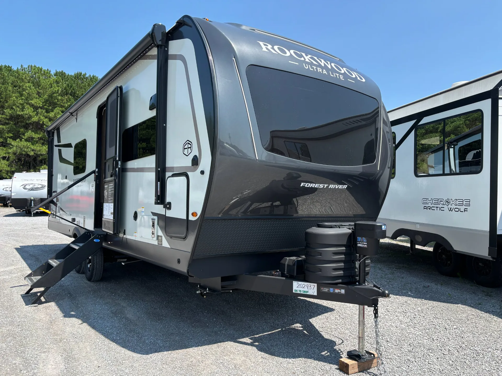 2027 Forest River Rockwood Ultra Lite 2623MBR - Photo 2