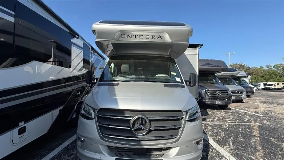 2026 Entegra Coach Qwest 25R - Photo 3