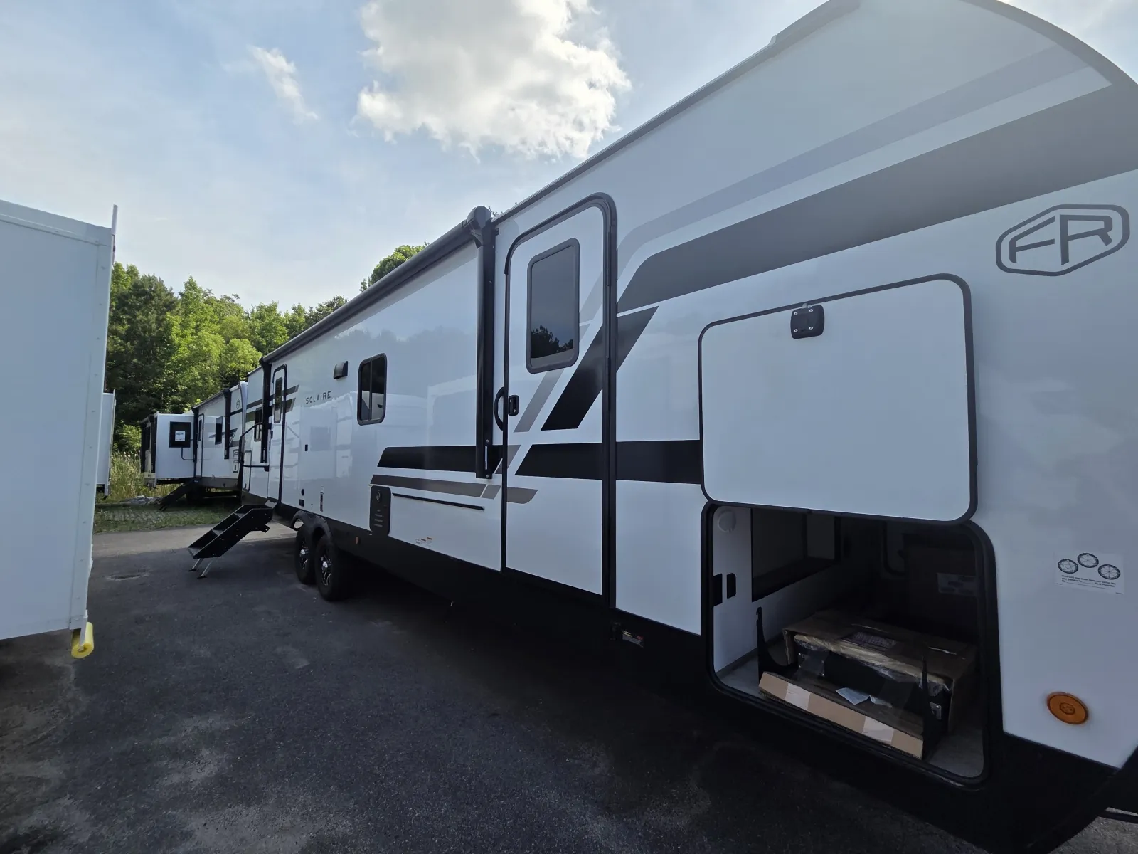2027 Forest River Solaire 3150TBSS - Photo 3