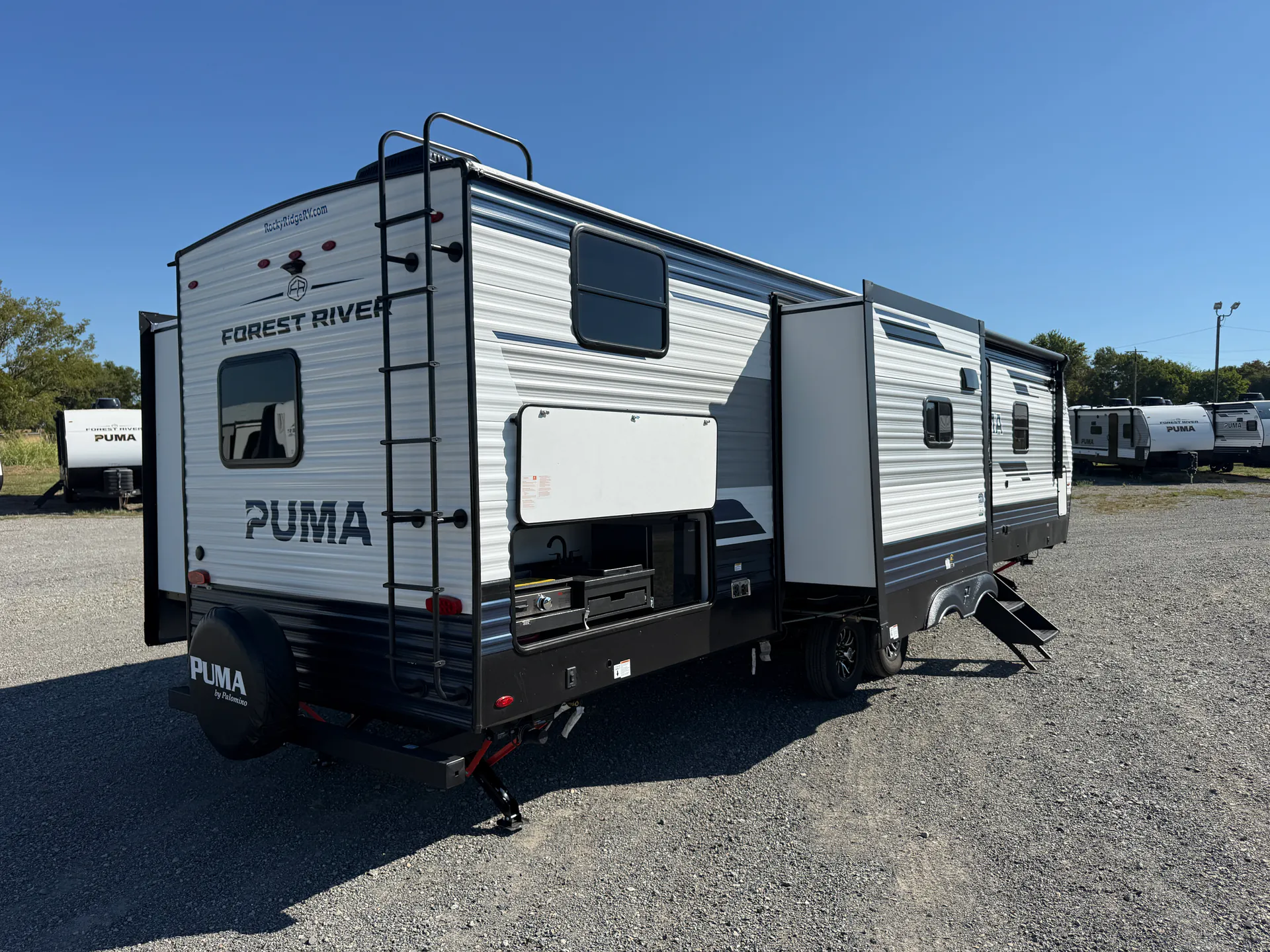 2027 Forest River Puma 32BHFS — Photo 7