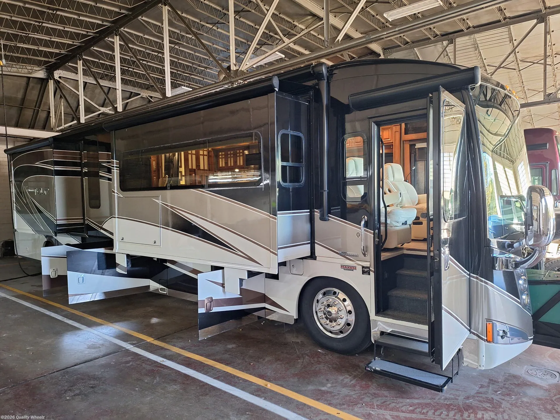 2016 Winnebago Tour 42HD - Photo 4