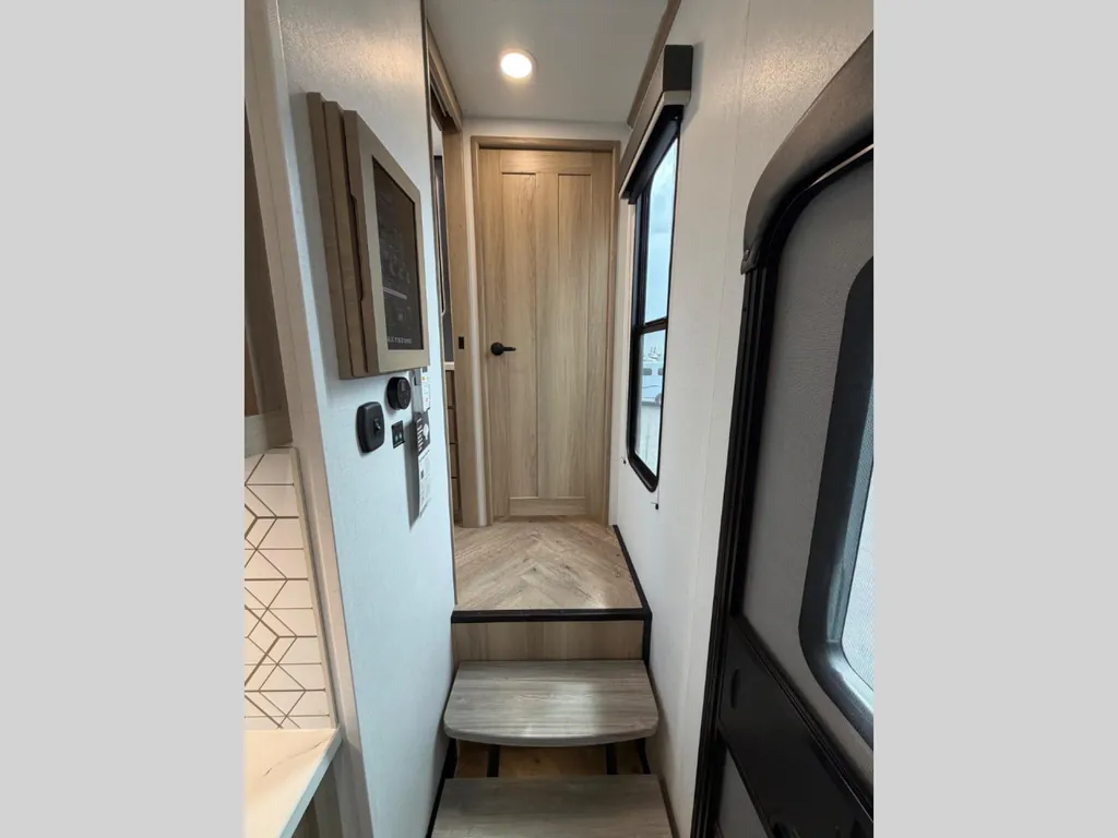 2026 Keystone Raptor 420, Photos photo 14