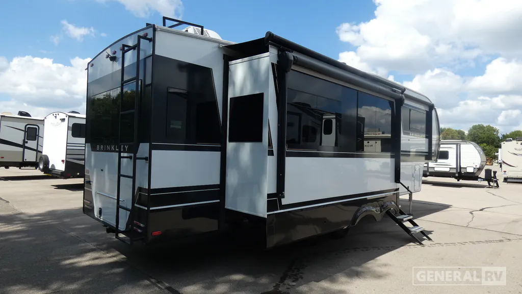 2025 Brinkley Model Z 3100, Photos photo 7