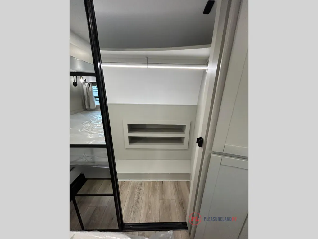 2026 Brinkley Model Z 3420, Photos photo 29