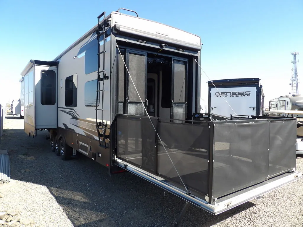 2018 Keystone Raptor 426 - Photo 4