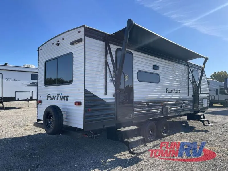 2026 CrossRoads RV Fun Time 265RL - Photo 4