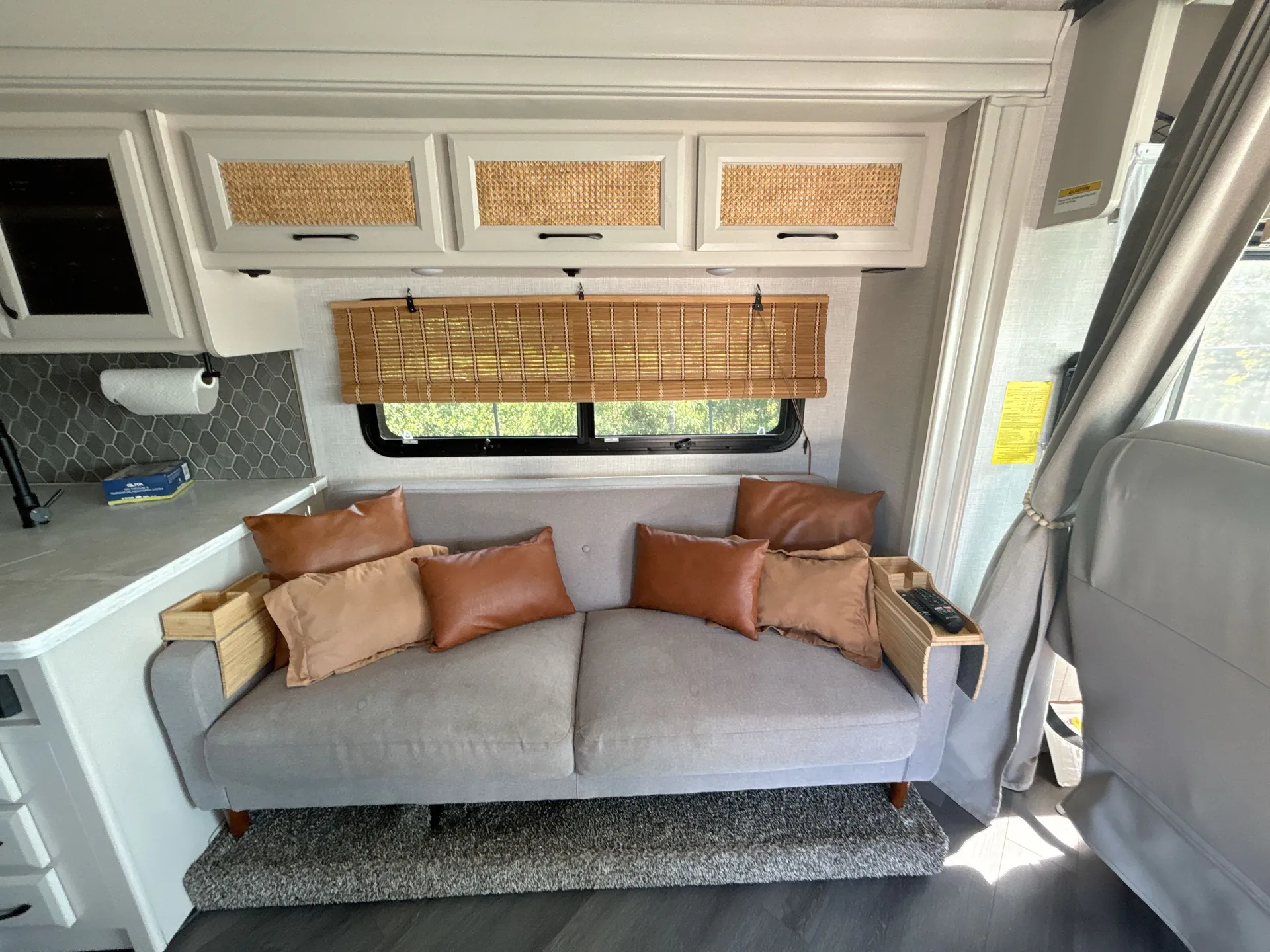 2024 Fleetwood Fortis 36Y — living area main