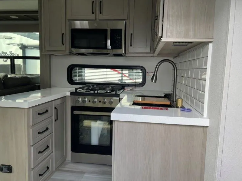 2026 Grand Design Momentum M-Class 414M, Photos photo 3