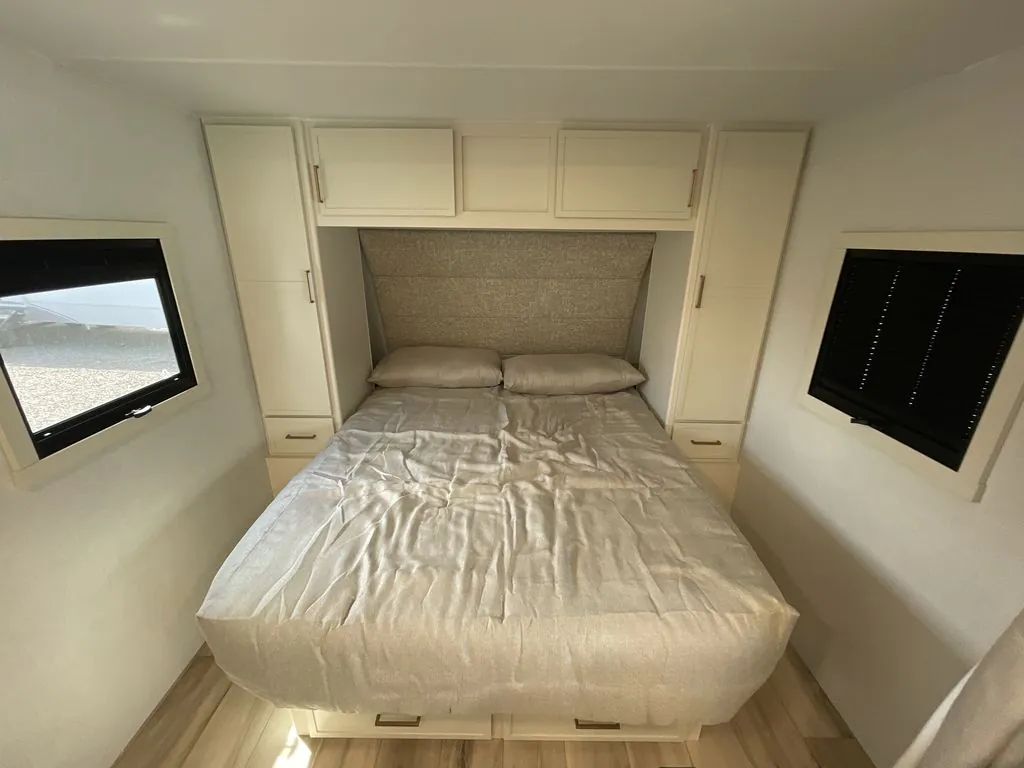 2026 Brinkley Model Ix 23X, Photos photo 10