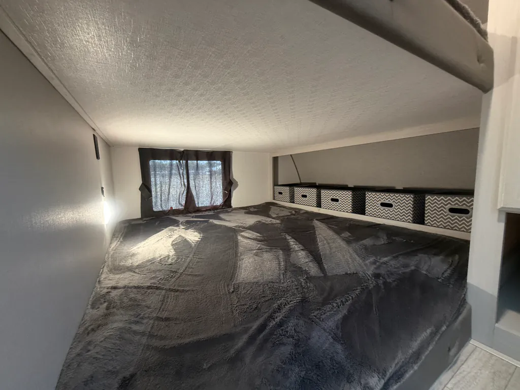 2027 Coachmen Catalina Legacy Edition 333DBDSCK, Photos photo 16