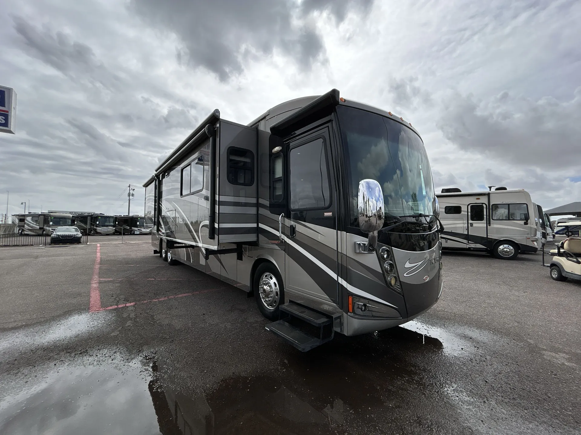 2012 Winnebago Tour 42QD - Photo 2
