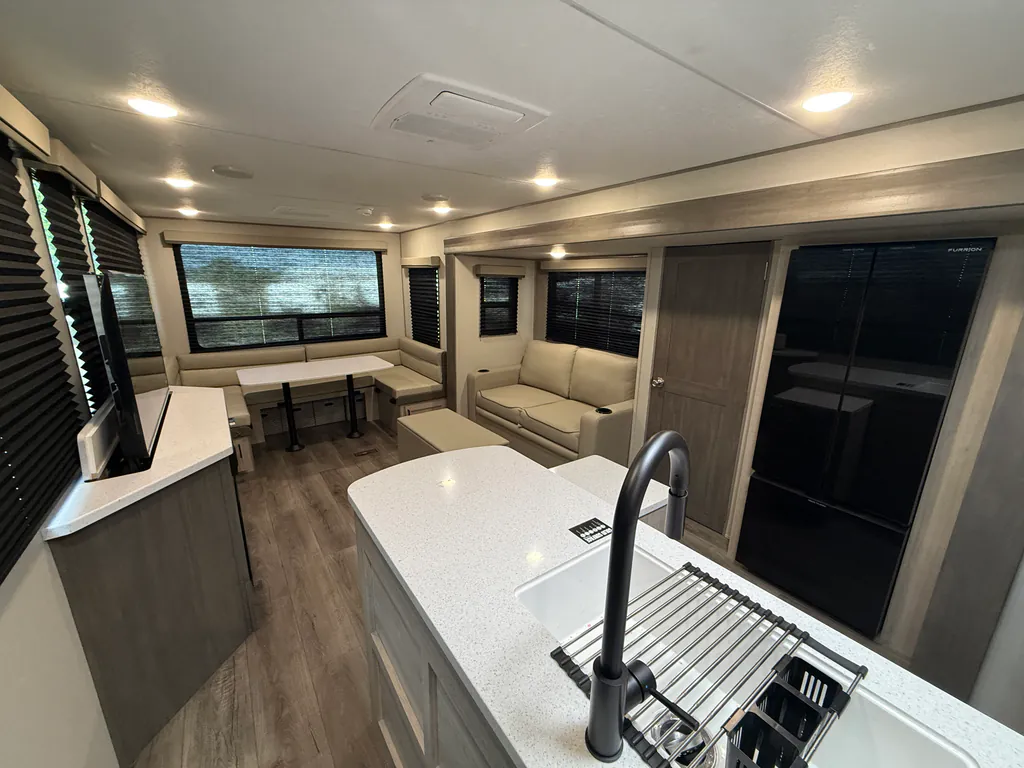 2026 Coachmen Catalina Legacy Edition 283RNR, Photos photo 9
