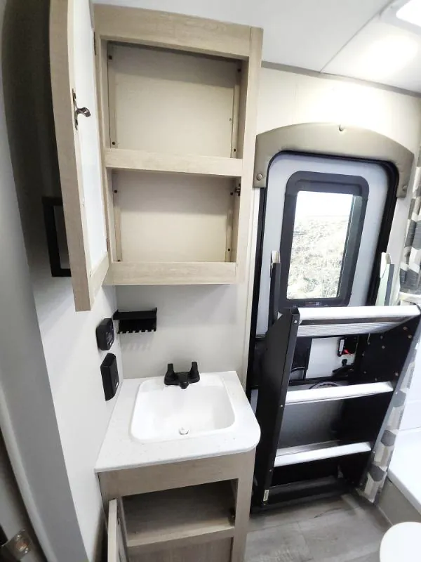 2026 Coachmen Catalina Legacy Edition 273DBHCK, Photos photo 18