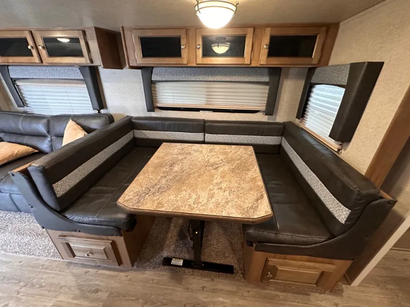 2019 Forest River Rockwood Ultra Lite 2706WS — Photo 7