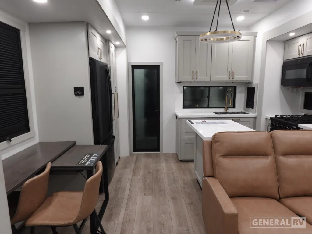 2025 Brinkley Model G 3250, Photos photo 2