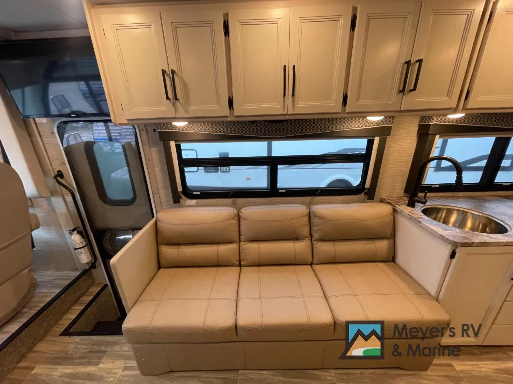 2023 Thor Motor Coach Vegas 24.3, Photos photo 16