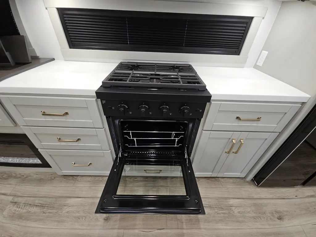 2026 Brinkley Model Z 3600, Photos photo 26