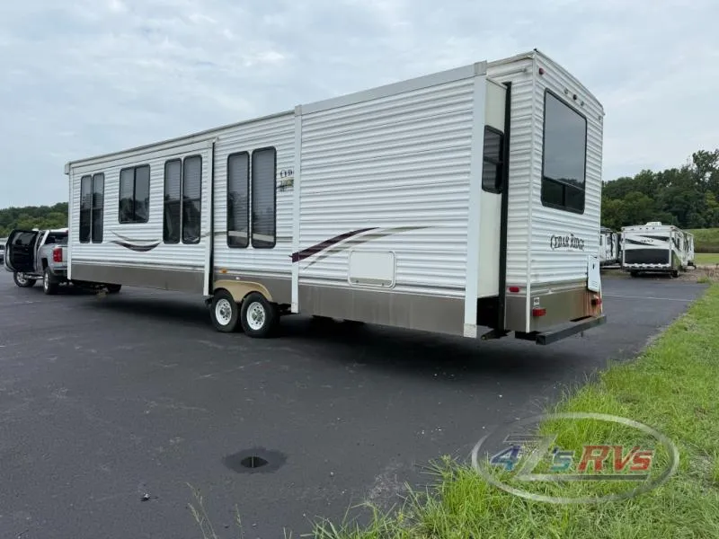 2010 Heartland CEDAR RIDGE 40FKSS - Photo 3
