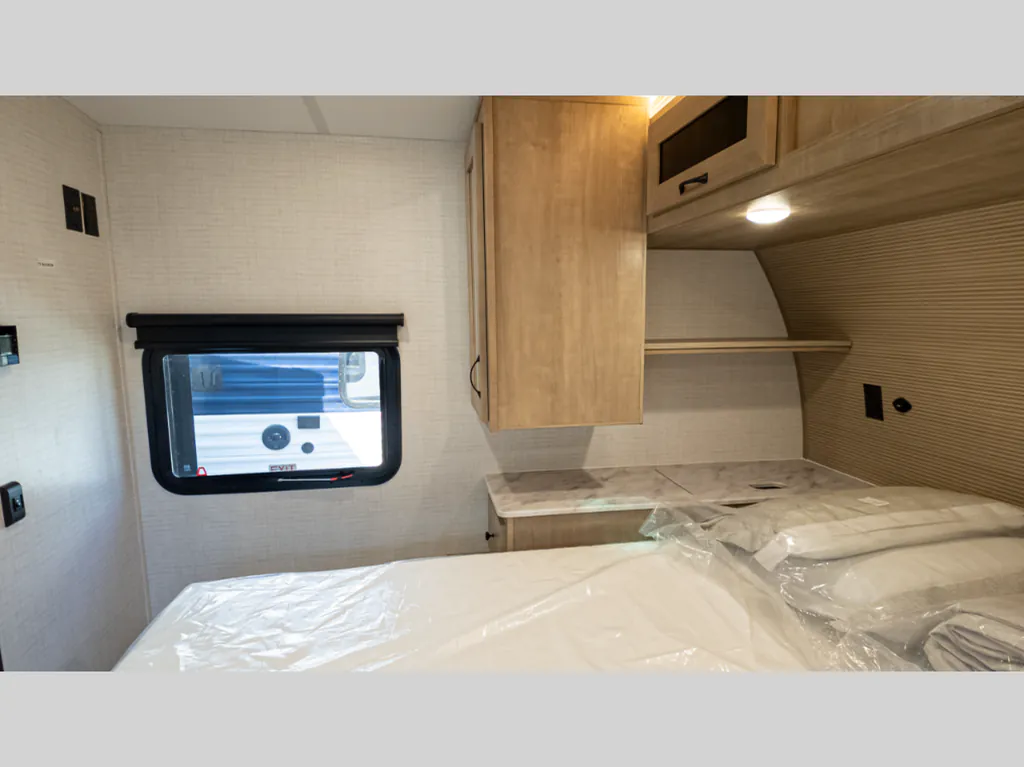 2026 Forest River Solaire 2420RBS, Photos photo 15