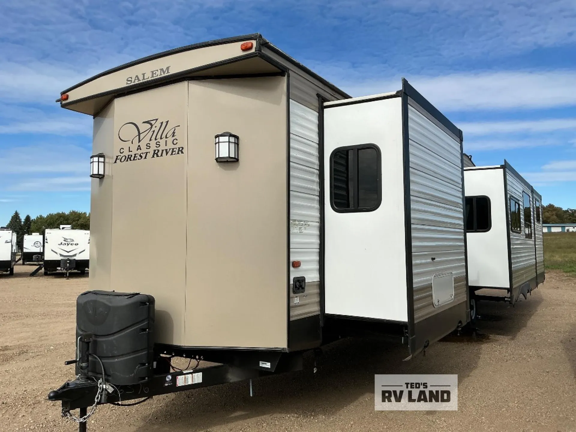 2019 Forest River Salem Villa 42QBQ - Photo 4
