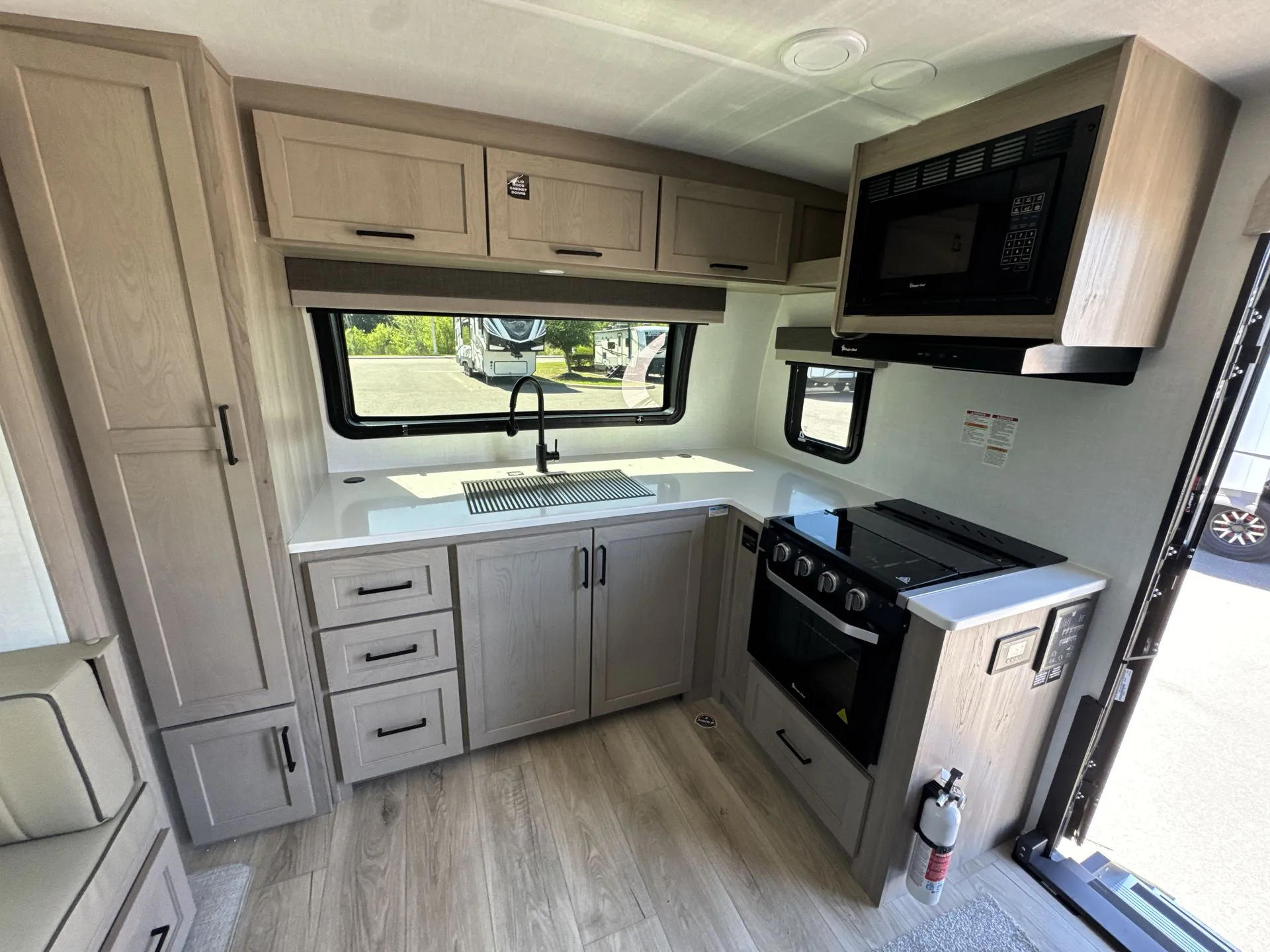 2026 Forest River Rockwood Mini Lite 2506FK — Photo 5