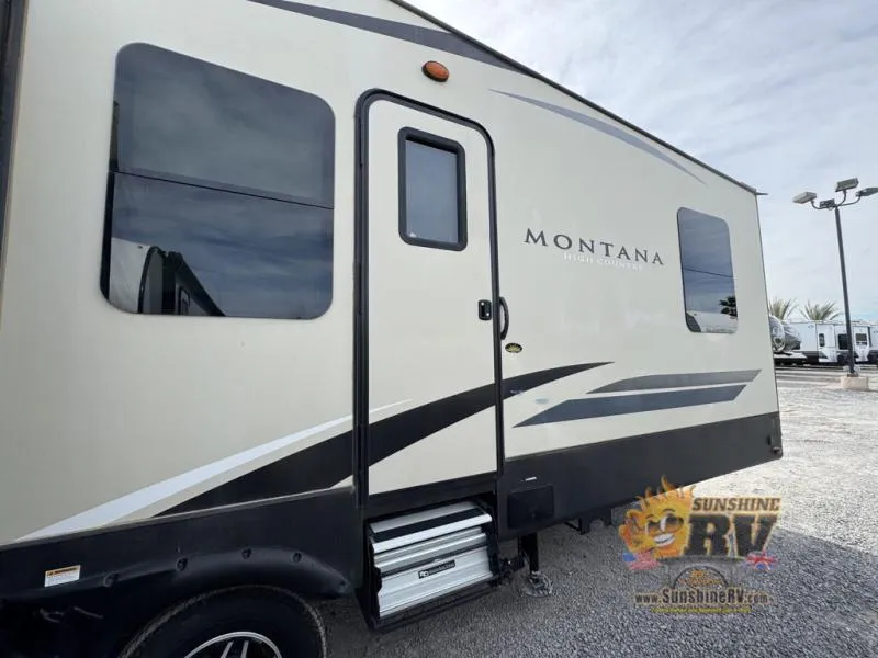 2018 Keystone RV Montana High Country 374FL - Photo 4