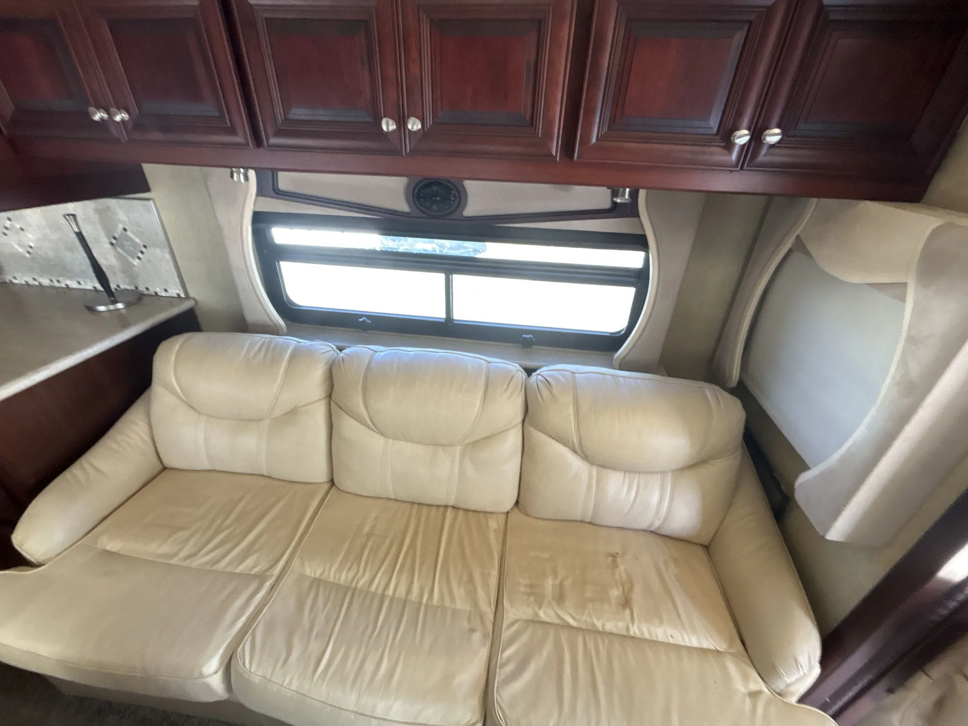 2012 American Coach American Revolution 42T — living area main