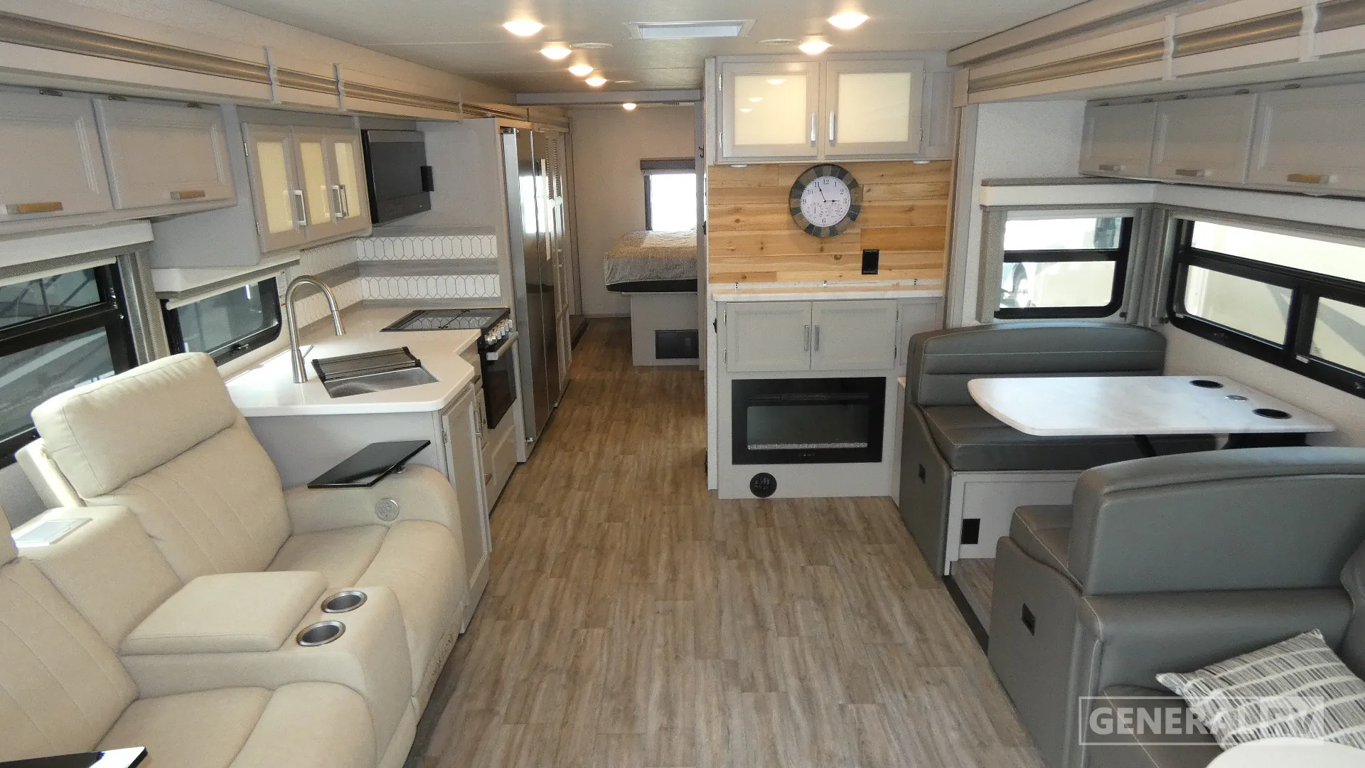 2024 Thor Motor Coach Luminate CC35 - Photo 3