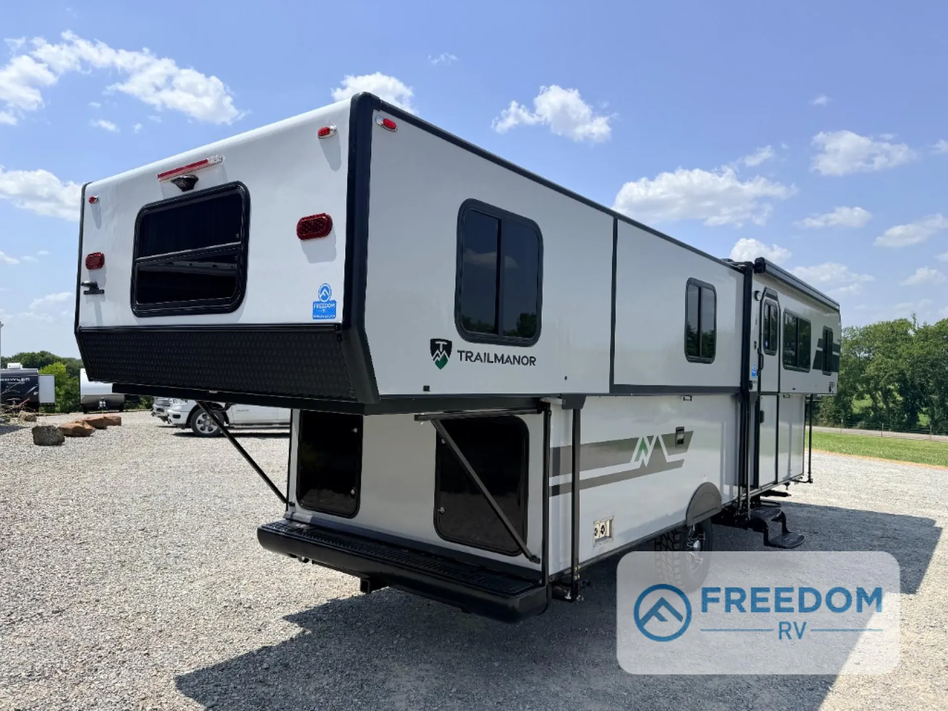 2027 TrailManor 3124 Series 3124KB - Photo 4