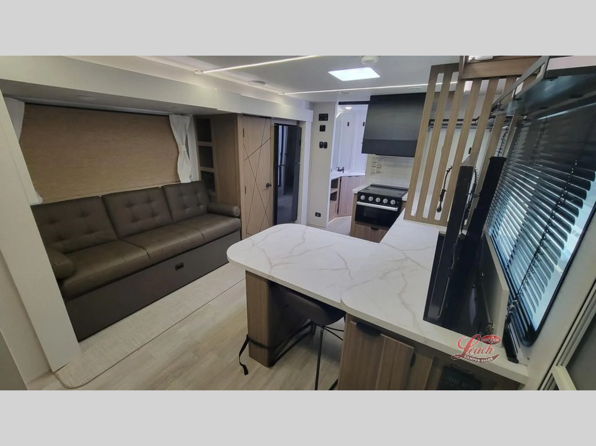 2026 Forest River Wildwood 300ICE — Photo 6