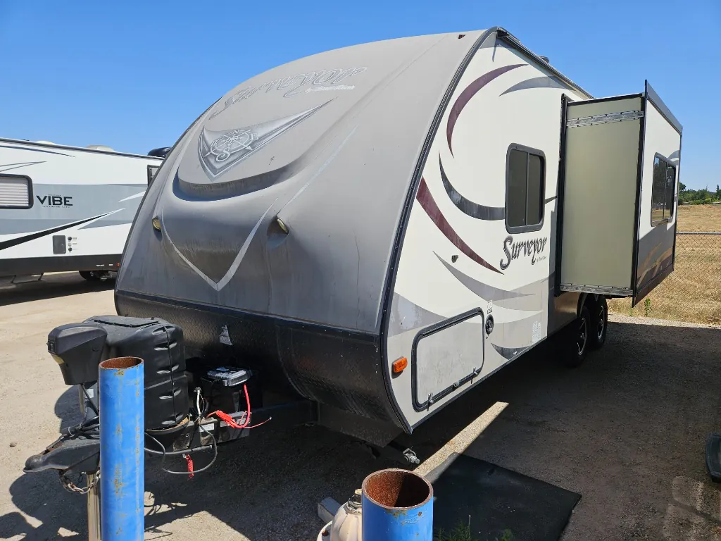 2016 Forest River Surveyor 220RBS — Photo 5