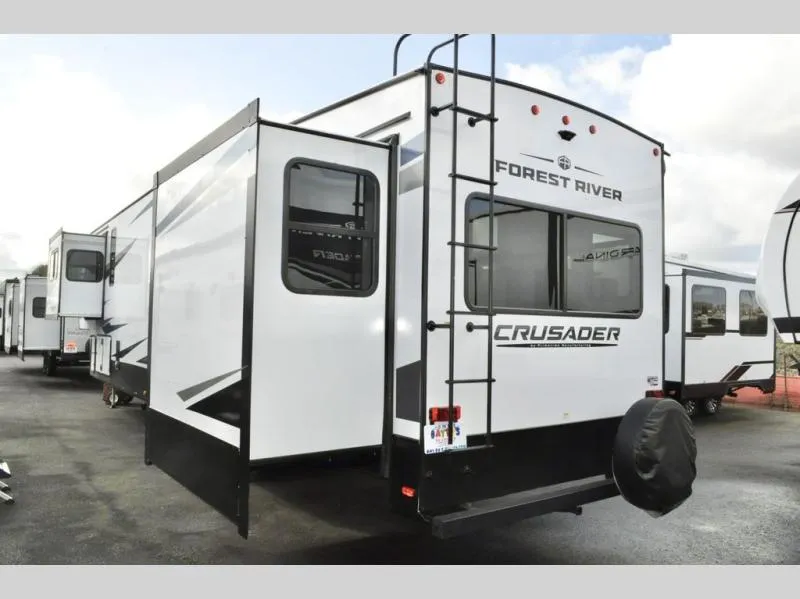 2025 Prime Time Crusader 375FLS - Photo 4