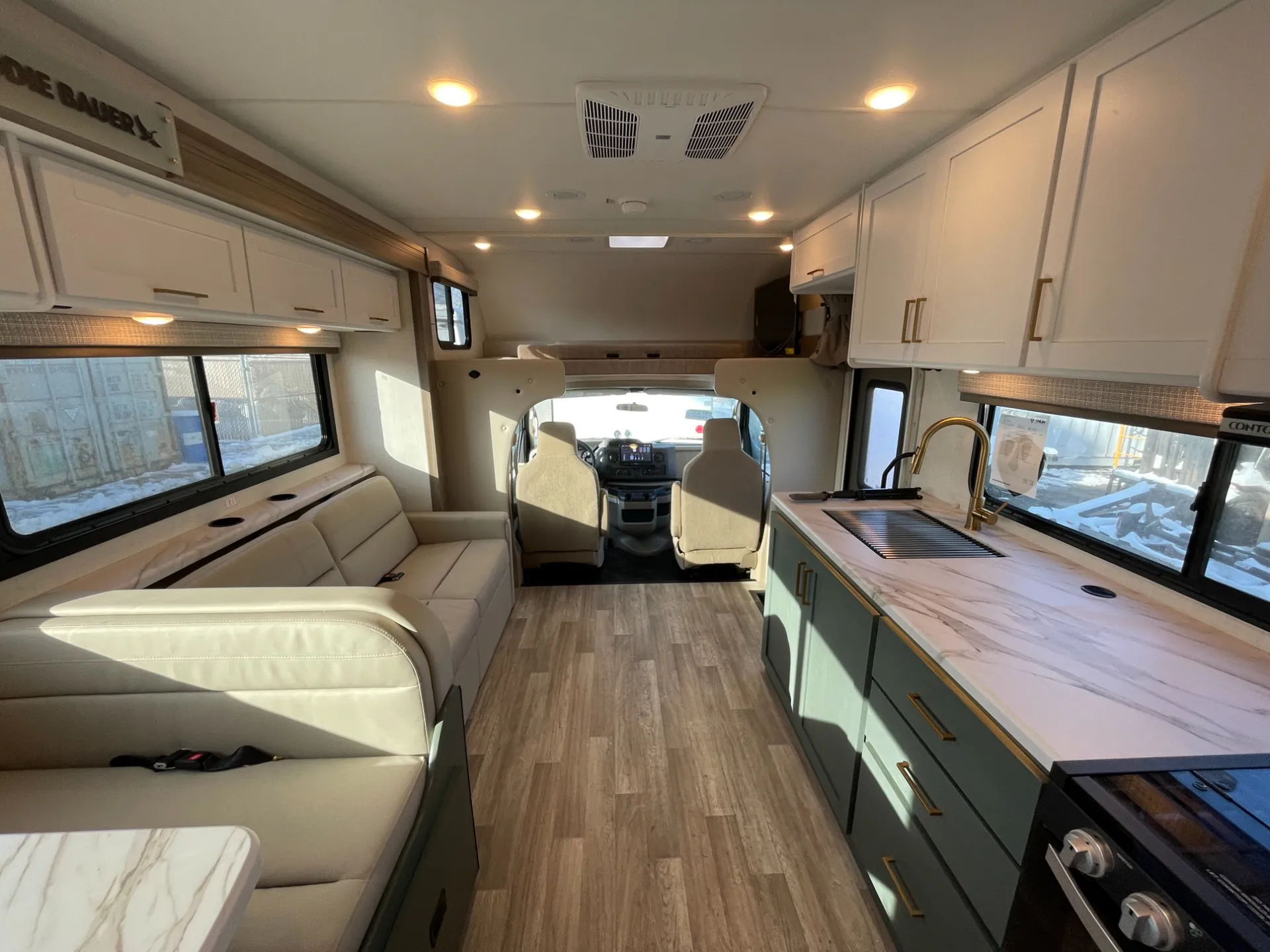 2026 Thor Motor Coach Eddie Bauer 31ED - Photo 4