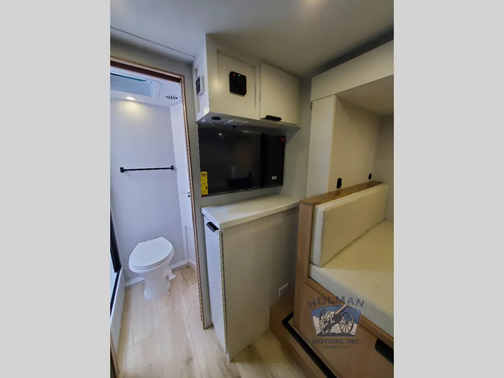 2027 Winnebago Micro Minnie 2108DS, Photos photo 29