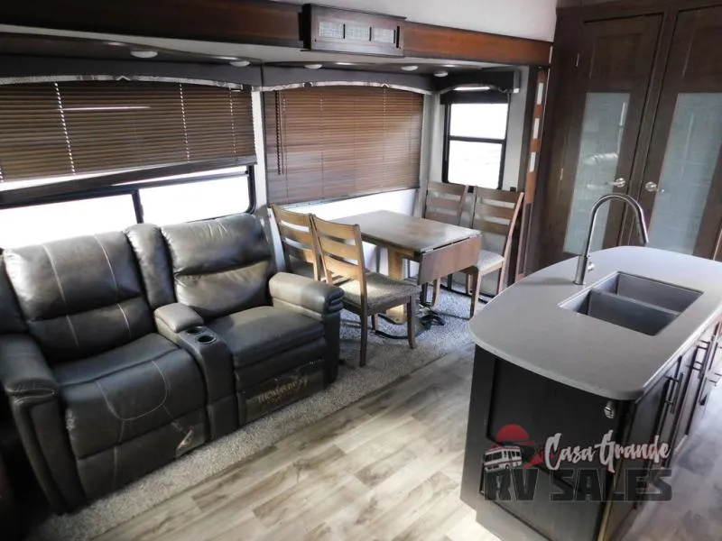 2018 Keystone RV Cougar 310RLS - Photo 3