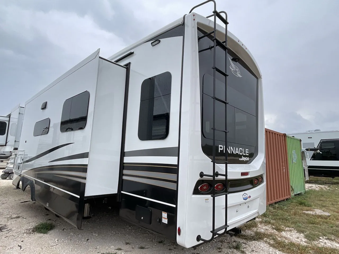 2026 Jayco Pinnacle 38SSWS - Photo 4