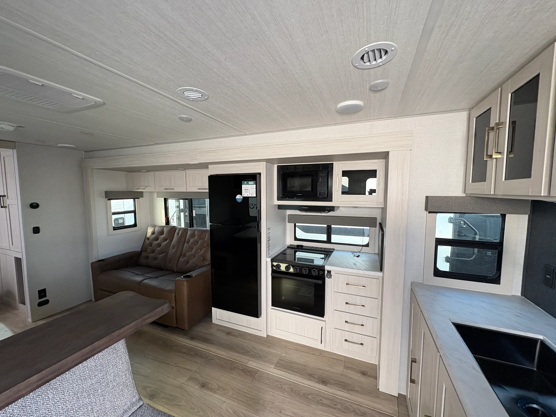 2026 Forest River Surveyor Legend 265RBLE — Photo 6