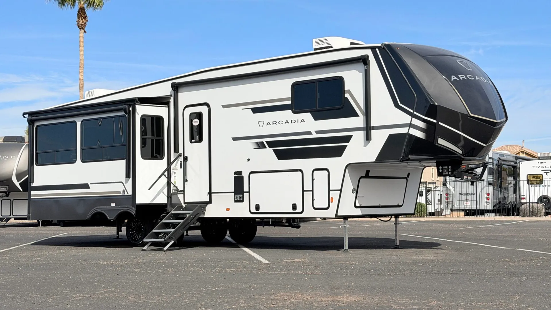 2026 Keystone Arcadia 3260RL - Photo 2