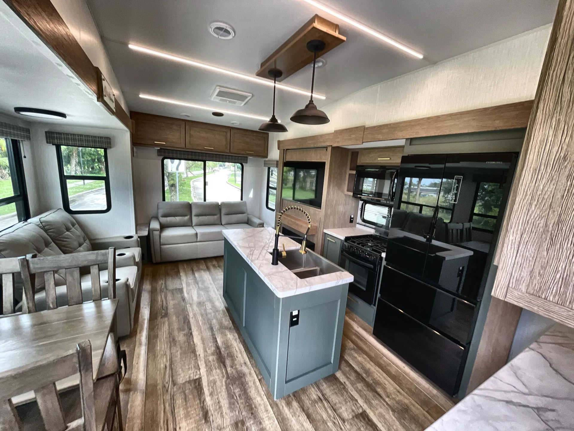 2024 Heartland Eddie Bauer 3100RL — living area main