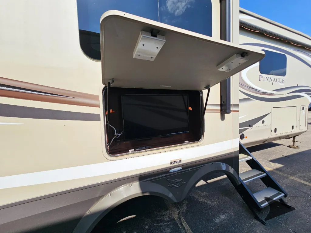 2020 Jayco Pinnacle 36FBTS, Photos photo 11
