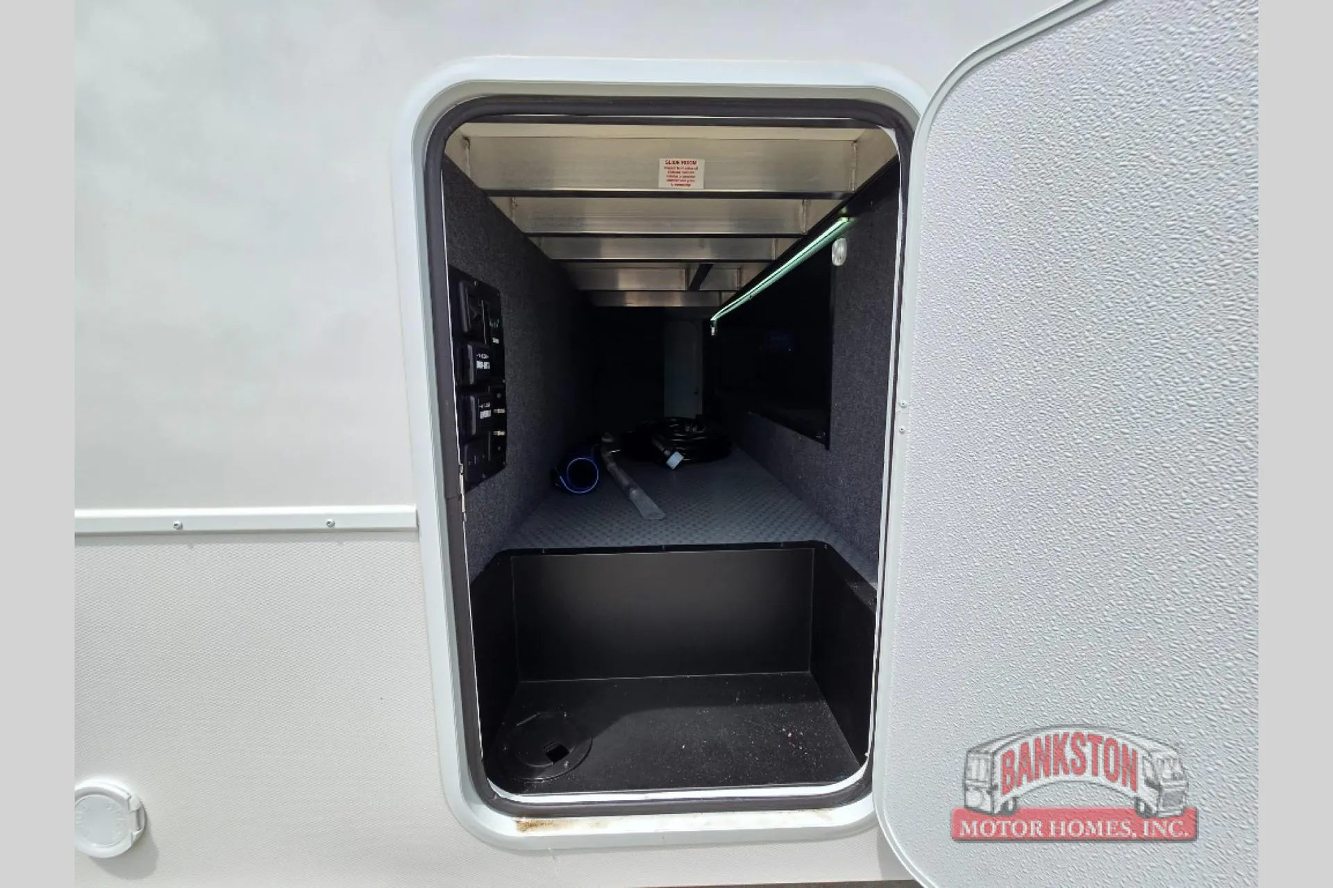 2026 Alliance RV Valor All-Access 40A14 - Photo 4