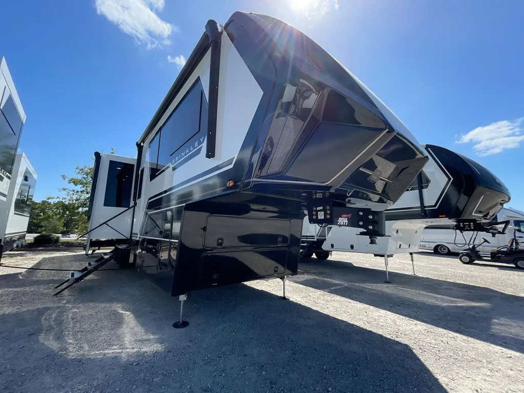 2026 Brinkley Model G 3950, Photos photo 2