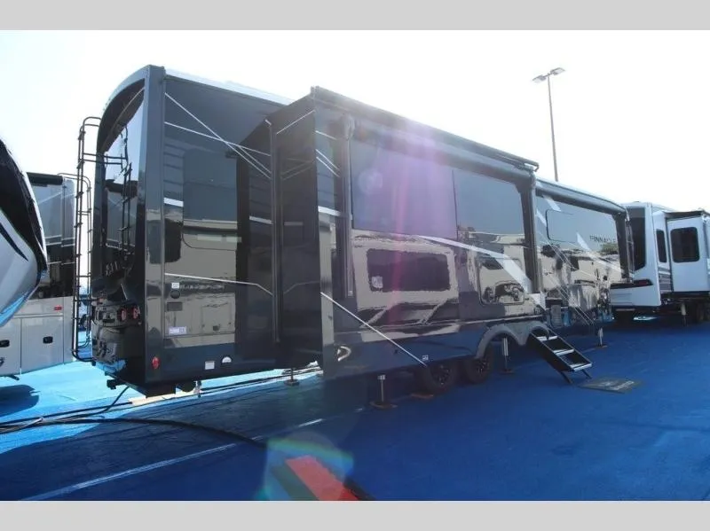 2026 Jayco Pinnacle 36FBTS - Photo 4