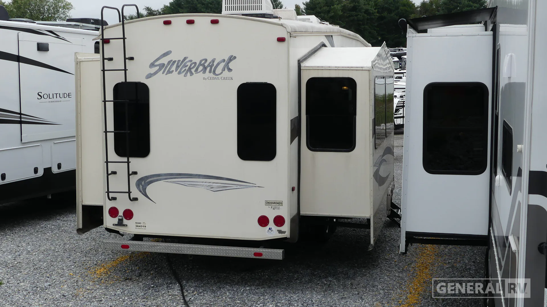 2014 Forest River Cedar Creek Silverback 29IK — Photo 7