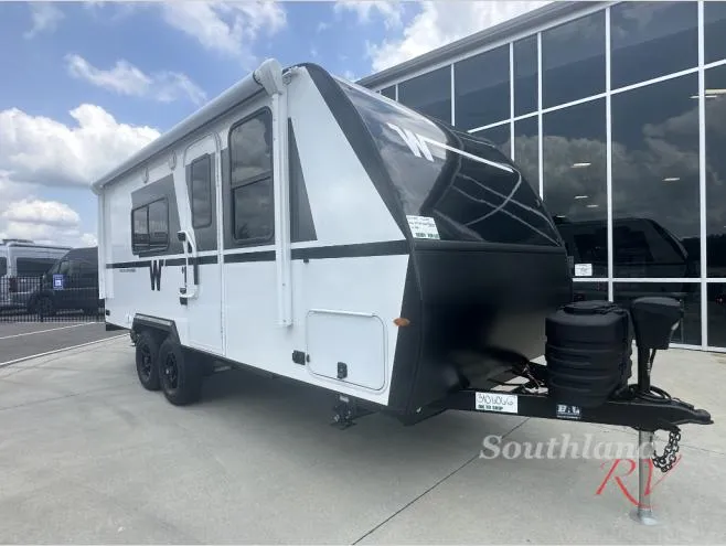 2027 Winnebago Micro Minnie 2000FRB - Photo 2