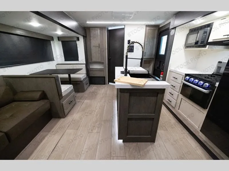 2026 Forest River Cherokee Alpha Wolf 33BH - Photo 4