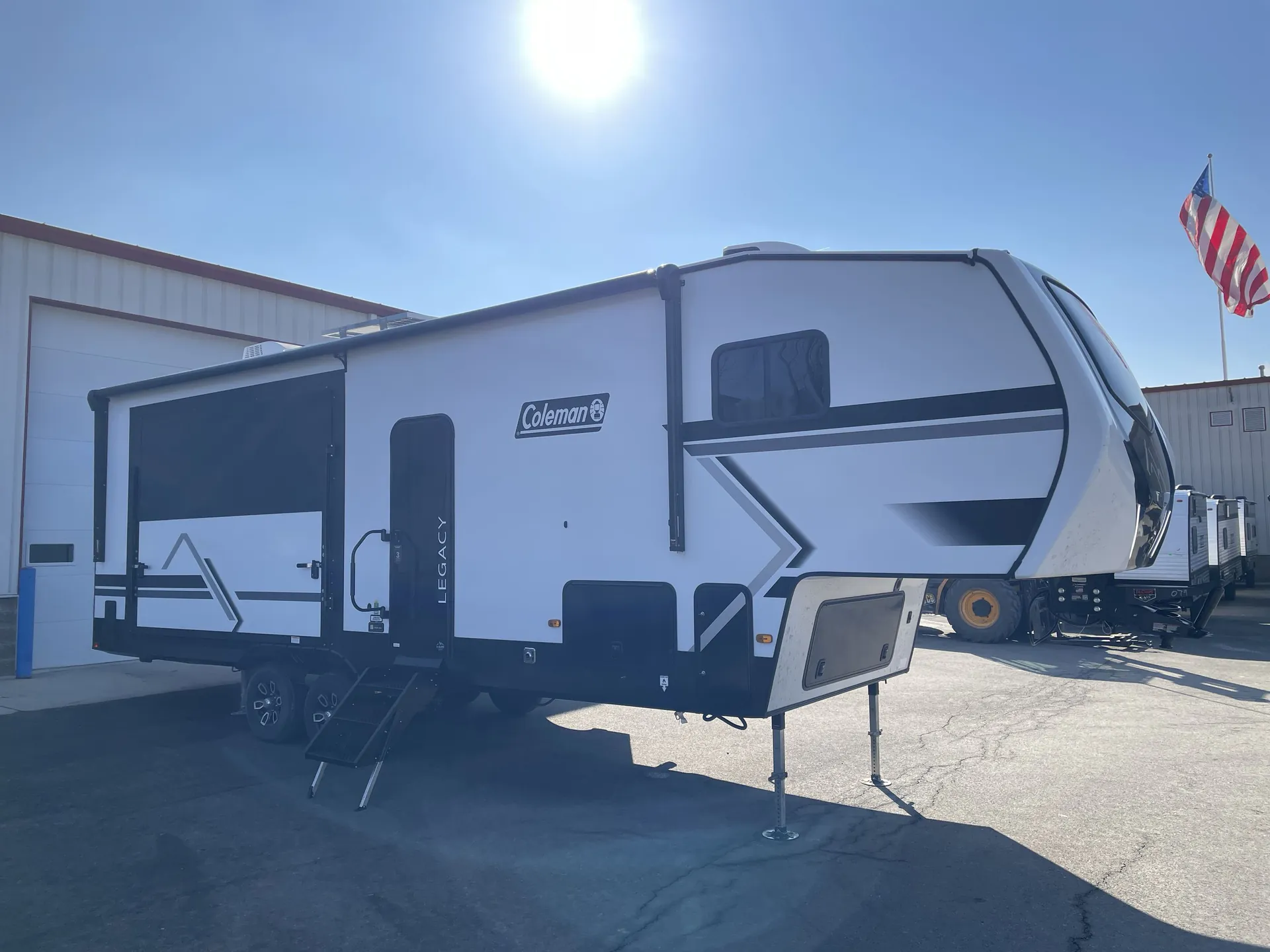 2026 Keystone Coleman Legacy 2800SUNDECK - Photo 2