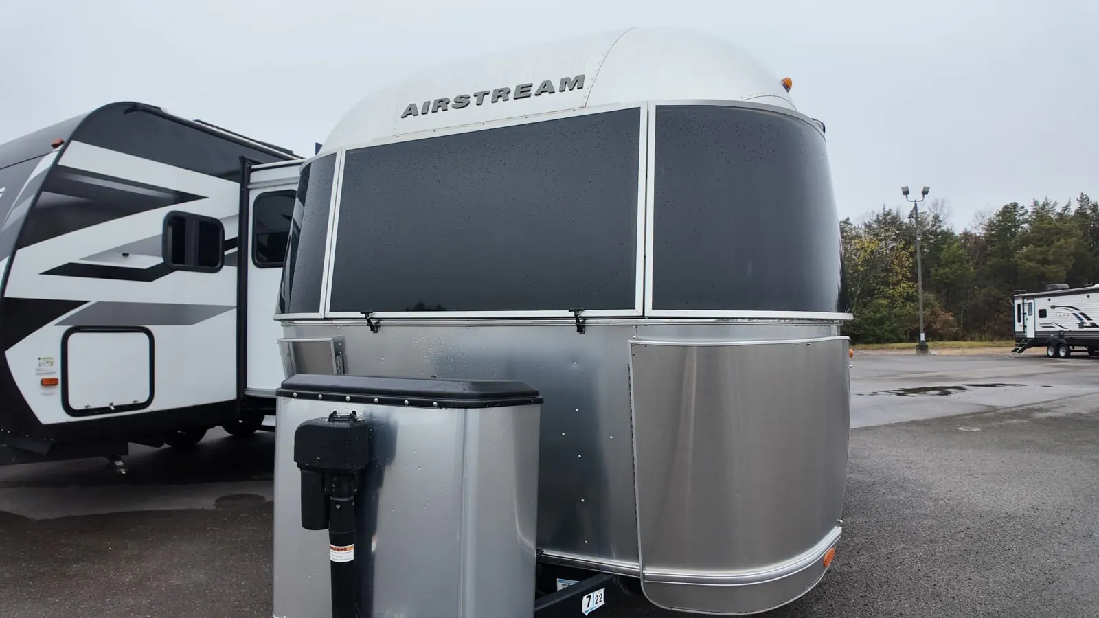 2021 Airstream Caravel 19CB - Photo 3