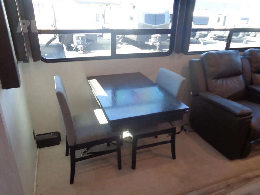 2023 Keystone Montana High Country 385BR, Photos photo 4