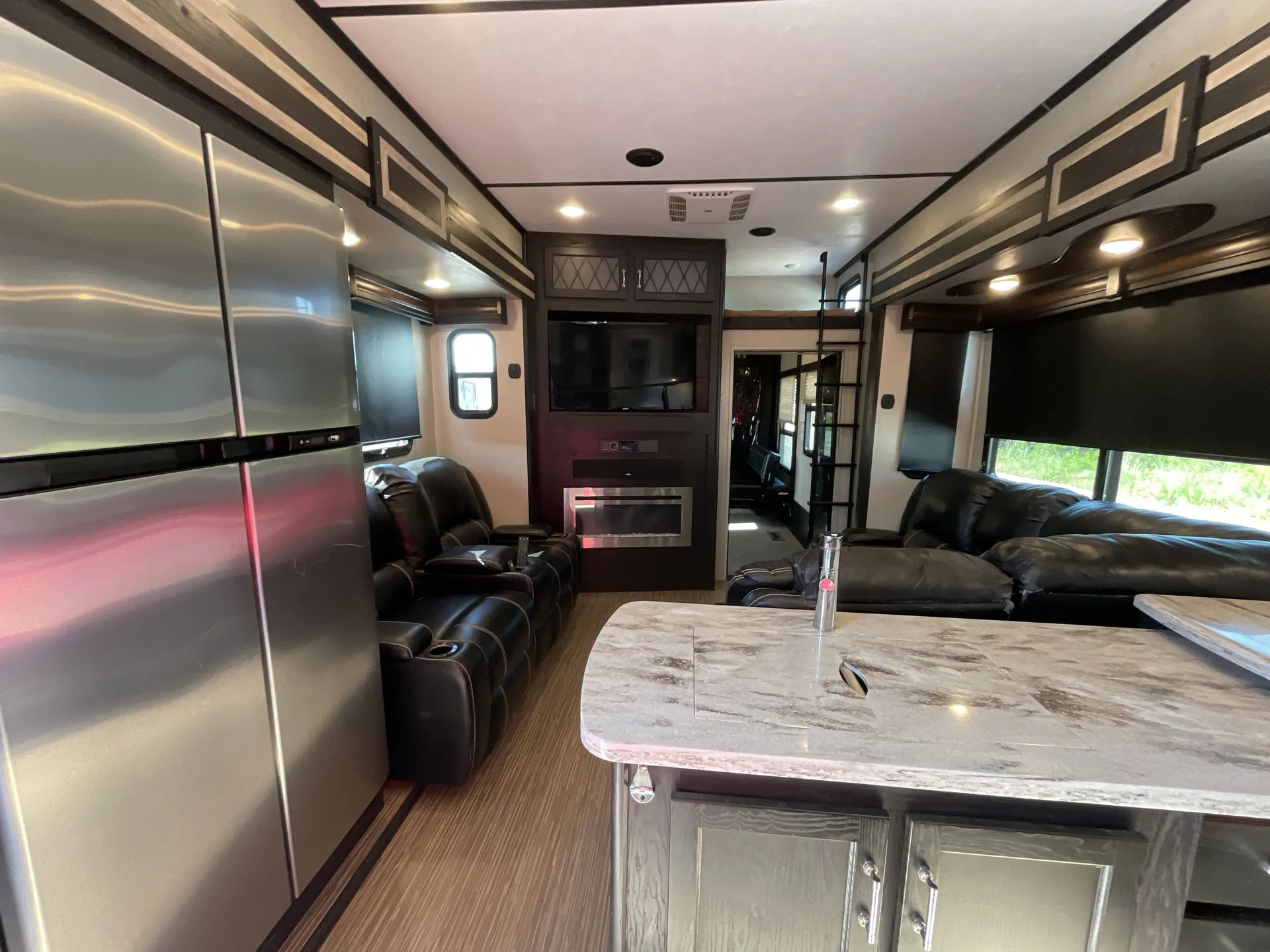 2017 Keystone Fuzion 414 — living area main